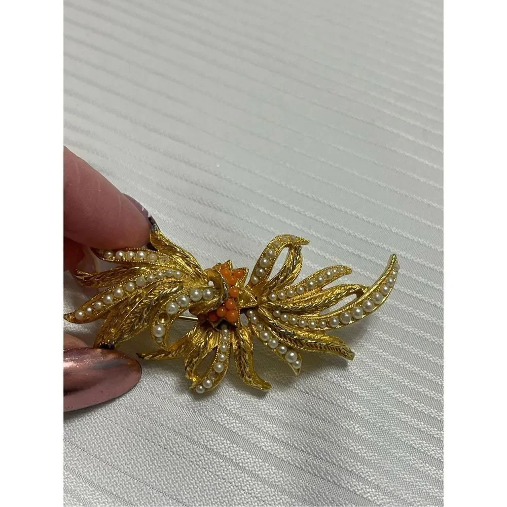 Bellini Faux Pearl Brooch Estate
